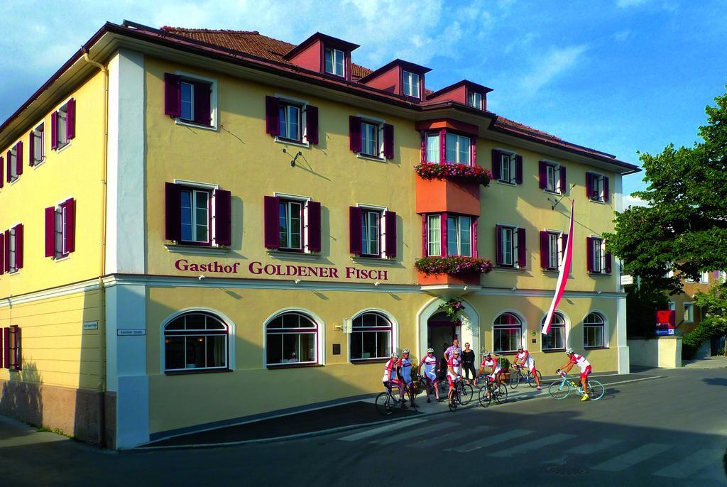 Gasthof Goldener Fisch Lienz Exterior foto